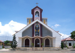 Religious freedom in Vietnam still at risk despite new law