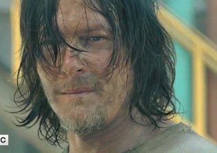 'The Walking Dead' season 7 episode 3 spoilers: Is Dwight gearing up to take Daryl's place?