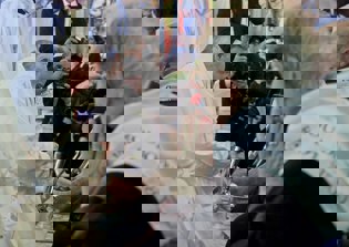 Pope overturns tradition to allow women in Lenten foot-washing rite