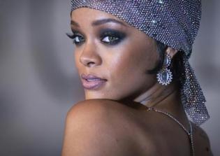 Rihanna New Song 2015 'B***h Better Have My Money'; Singer Shows 'A Little More Swagger' in Single
