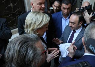 Marine Le Pen refuses to wear veil to meet with top Muslim cleric in Lebanon