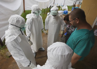 Story of Ebola-stricken missionaries told by Franklin Graham's new documentary 'Facing Darkness'