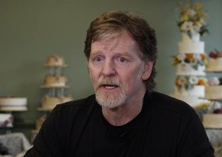 Trump administration seeks Supreme Court's permission to argue on behalf of Christian baker in gay wedding cake case