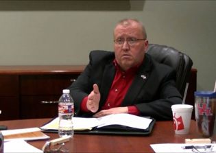 Atheist group sues Texas judge for opening court sessions with prayer
