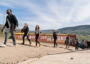 'Fear the Walking Dead' season 2 episode 6 spoilers: Strand in grave trouble in 'Sicut Cervus'?