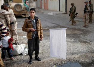 ISIS displays five crucified bodies to convey its hold on Mosul